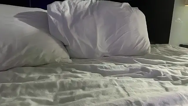 Snapshot of greekmythics chatting on 11-18-25, 11:26 greekmythics online show from 11-18-25, 11:26