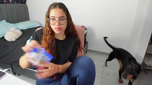 Greciaruiz  online show from 10-10-25, 12:53