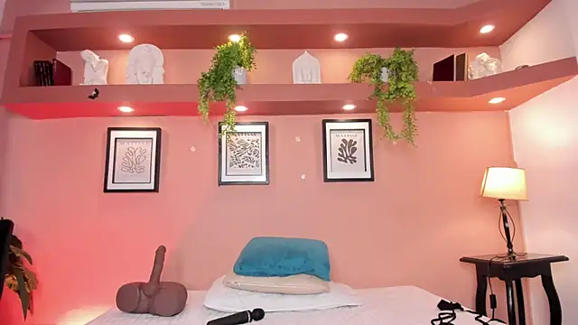 SofiaBennett  online show from 11-19-25, 12:27