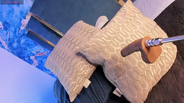 Natty roberts  online show from 11-26-25, 12:55