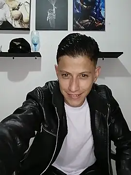 Snapshot of Mr-Eros-Master chatting on 02-15-25, 09:04 Mr-Eros-Master online show from 02-15-25, 09:04
