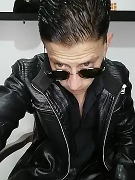 Snapshot of Mr-Eros-Master chatting on 02-19-25, 01:39 Mr-Eros-Master online show from 02-19-25, 01:39