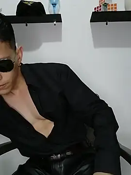 Snapshot of Mr-Eros-Master chatting on 02-20-25, 02:18 Mr-Eros-Master online show from 02-20-25, 02:18