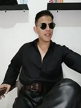 Snapshot of Mr-Eros-Master chatting on 02-20-25, 06:35 Mr-Eros-Master online show from 02-20-25, 06:35