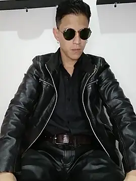Snapshot of Mr-Eros-Master chatting on 02-23-25, 03:29 Mr-Eros-Master online show from 02-23-25, 03:29