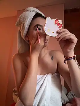 Snapshot of Danna_Myst chatting on 10-08-25, 10:40 Danna Myst online show from 10-08-25, 10:40