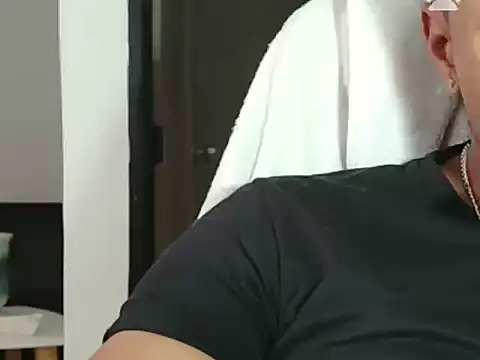 Snapshot of juniorguty chatting on 02-19-25, 07:16 juniorguty online show from 02-19-25, 07:16