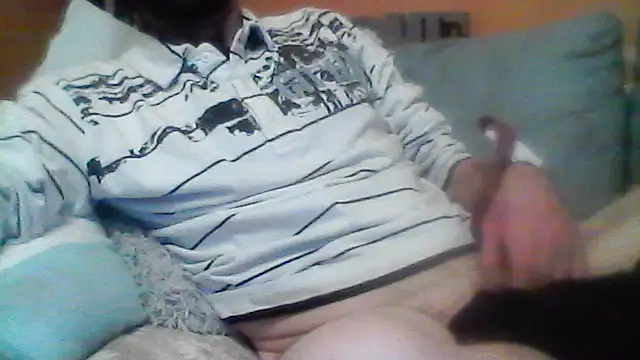 Snapshot of Andre35w chatting on 12-15-25, 05:39 Andre35w online show from 12-15-25, 05:39