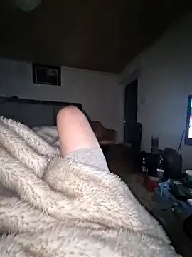 Snapshot of DerechteJunge chatting on 10-22-25, 12:00 DerechteJunge online show from 10-22-25, 12:00