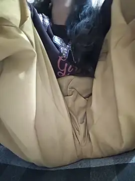 Snapshot of Aaradhna-hoy chatting on 10-18-25, 12:50 Aaradhna-hoy online show from 10-18-25, 12:50