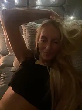 Snapshot of Fiery_Blonde_LexiX chatting on 10-30-25, 11:05 Fiery Blonde LexiX online show from 10-30-25, 11:05