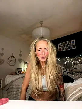 Snapshot of Fiery_Blonde_LexiX chatting on 11-03-25, 11:04 Fiery Blonde LexiX online show from 11-03-25, 11:04