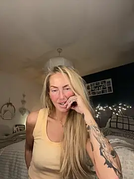 Snapshot of Fiery_Blonde_LexiX chatting on 11-04-25, 11:04 Fiery Blonde LexiX online show from 11-04-25, 11:04