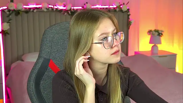 EveMundie online show from 10-16-25, 10:38