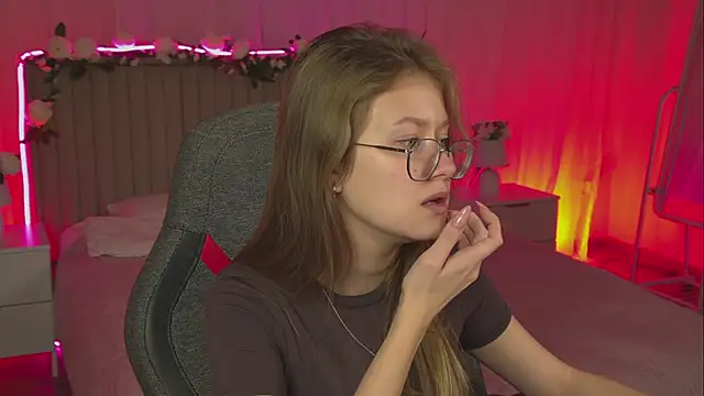 EveMundie online show from 11-12-25, 12:27