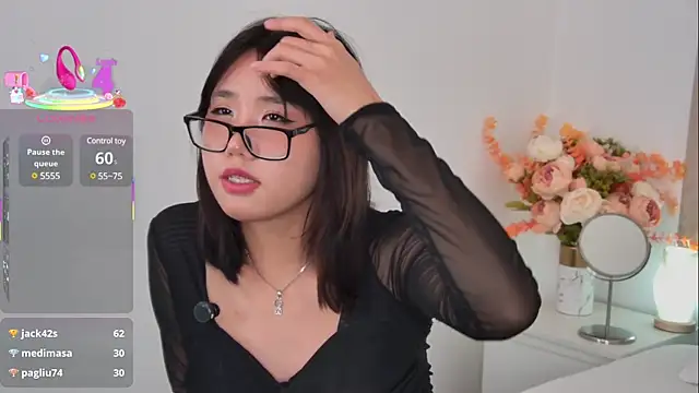 HitomiAoki online show from 03-10-25, 05:50