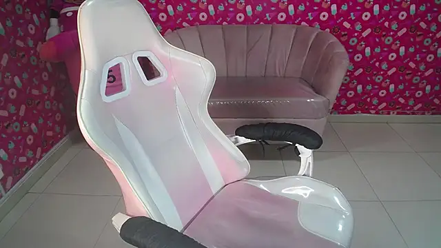 danatella a online show from 02-24-25, 08:14