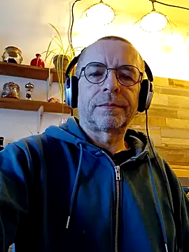 Snapshot of Xavspank2 chatting on 02-02-26, 10:14 Xavspank2 online show from 02-02-26, 10:14