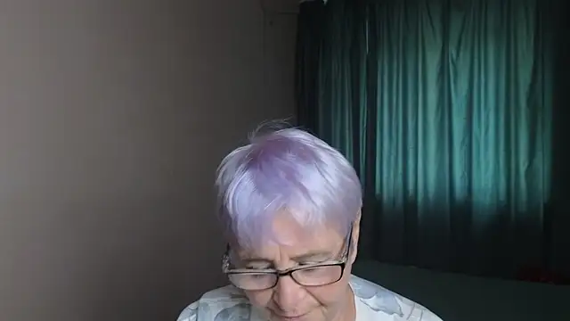 Snapshot of Sandra_Snowflake chatting on 10-10-25, 11:53 Sandra Snowflake online show from 10-10-25, 11:53