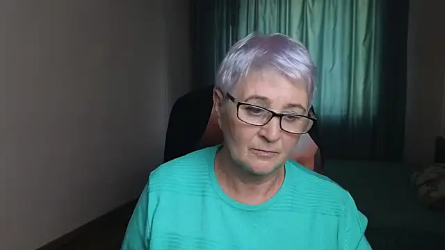 Snapshot of Sandra_Snowflake chatting on 10-21-25, 12:06 Sandra Snowflake online show from 10-21-25, 12:06