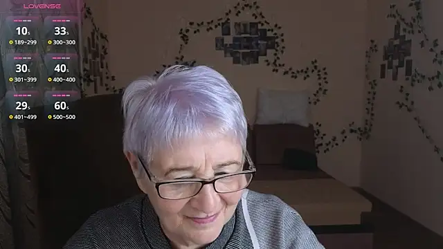 Snapshot of Sandra_Snowflake chatting on 10-26-25, 02:12 Sandra Snowflake online show from 10-26-25, 02:12