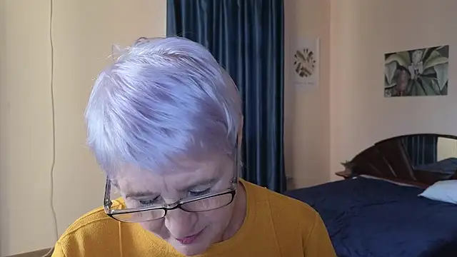 Snapshot of Sandra_Snowflake chatting on 11-20-25, 11:43 Sandra Snowflake online show from 11-20-25, 11:43