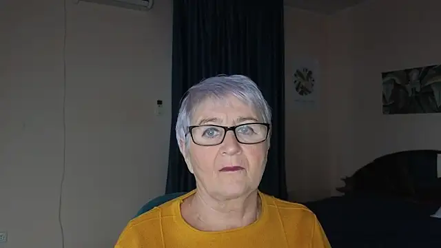 Snapshot of Sandra_Snowflake chatting on 11-21-25, 12:04 Sandra Snowflake online show from 11-21-25, 12:04