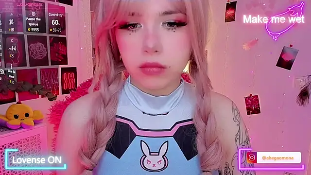 Snapshot of Sparkle_Mona chatting on 03-04-25, 02:38 Sparkle Mona online show from 03-04-25, 02:38