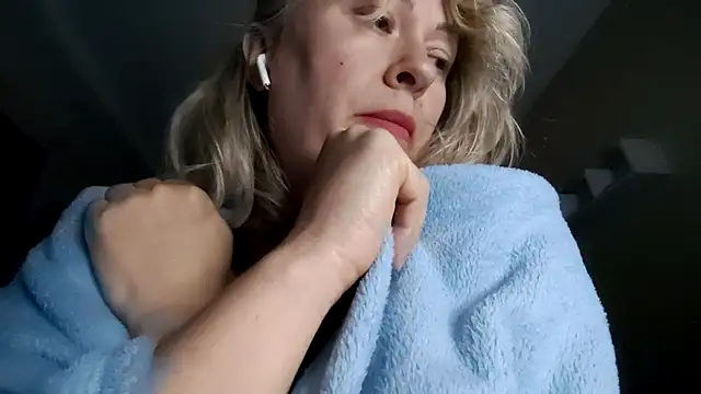 Snapshot of Mary888x chatting on 09-25-25, 07:50 Mary888x online show from 09-25-25, 07:50