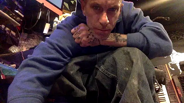 Snapshot of lifitness0708 chatting on 02-15-26, 04:14 lifitness0708 online show from 02-15-26, 04:14