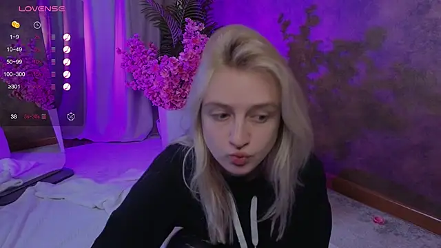 Snapshot of aishiro chatting on 11-05-25, 09:20 aishiro online show from 11-05-25, 09:20