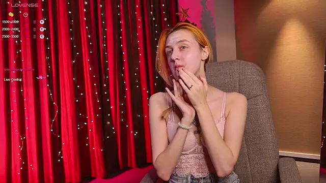 Snapshot of aishiro chatting on 12-16-25, 01:27 aishiro online show from 12-16-25, 01:27