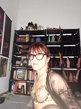 MirianaB online show from 12-16-25, 07:52