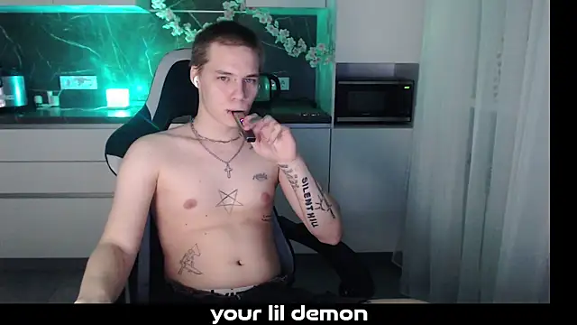 Snapshot of yourlildemon chatting on 02-28-26, 07:04 yourlildemon online show from 02-28-26, 07:04