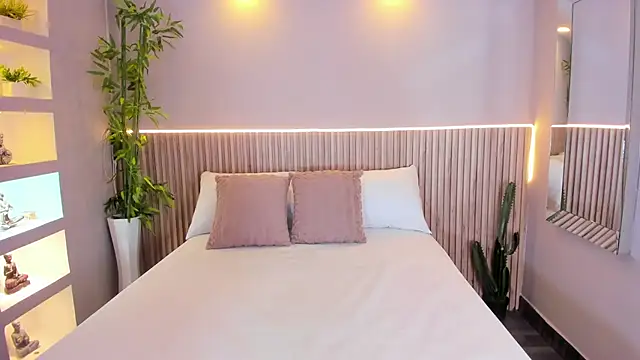 Snapshot of GeorginaReyes chatting on 12-14-25, 05:29 GeorginaReyes online show from 12-14-25, 05:29