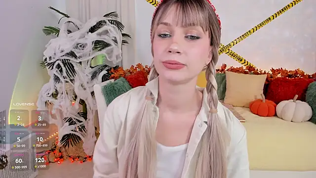 Snapshot of angel_claire chatting on 10-27-25, 10:03 angel claire online show from 10-27-25, 10:03