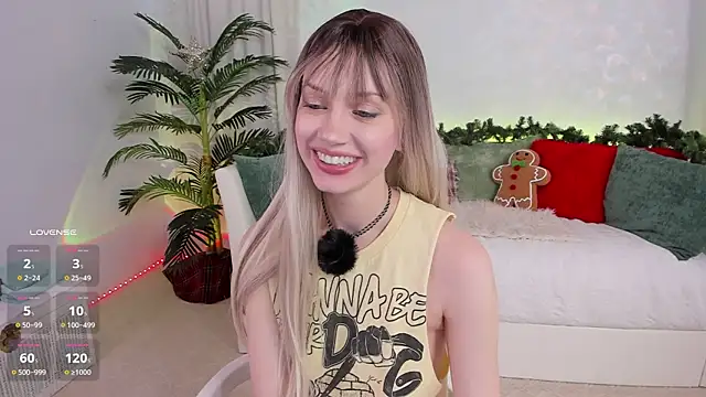 Snapshot of angel_claire chatting on 12-04-25, 08:28 angel claire online show from 12-04-25, 08:28