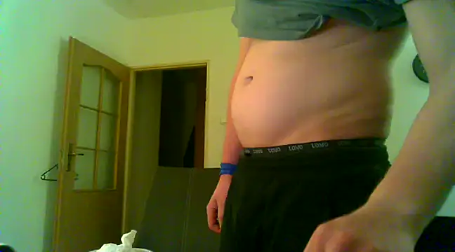 Snapshot of VickyDevilEU chatting on 01-27-25, 12:01 VickyDevilEU online show from 01-27-25, 12:01