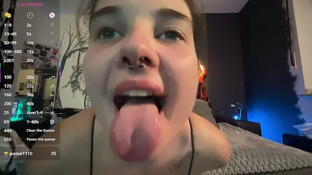 Snapshot of Bloody_Diamond chatting on 10-03-25, 06:32 Bloody Diamond online show from 10-03-25, 06:32