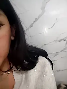 Snapshot of ElaRuil69 chatting on 10-25-25, 03:36 ElaRuil69 online show from 10-25-25, 03:36