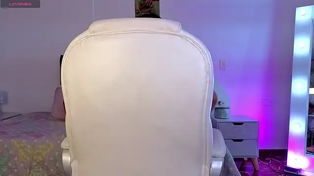 camille1310 online show from 10-07-25, 09:23