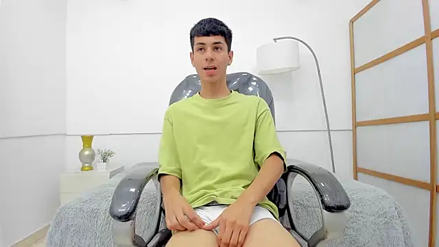 Snapshot of Johann_sex chatting on 09-10-25, 03:56 Johann sex online show from 09-10-25, 03:56