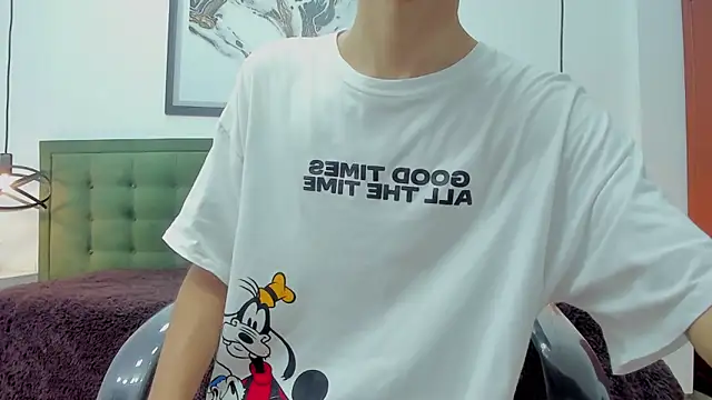 Snapshot of Johann_sex chatting on 10-07-25, 05:43 Johann sex online show from 10-07-25, 05:43