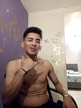 Snapshot of LeonRoots chatting on 02-12-26, 09:26 LeonRoots online show from 02-12-26, 09:26