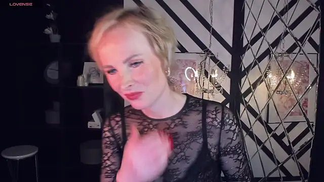 Snapshot of Sandra_Kind chatting on 02-20-25, 11:09 Sandra Kind online show from 02-20-25, 11:09