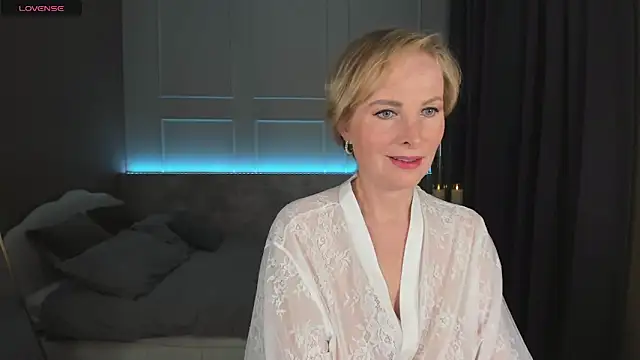 Snapshot of Sandra_Kind chatting on 02-22-25, 12:29 Sandra Kind online show from 02-22-25, 12:29