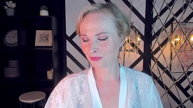 Snapshot of Sandra_Kind chatting on 02-24-25, 08:49 Sandra Kind online show from 02-24-25, 08:49
