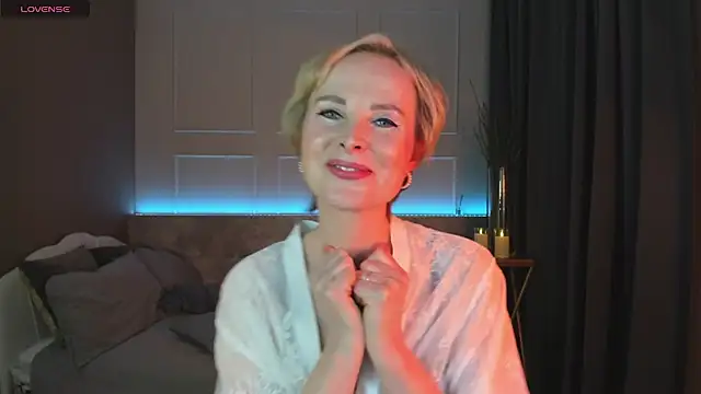 Snapshot of Sandra_Kind chatting on 03-01-25, 11:39 Sandra Kind online show from 03-01-25, 11:39