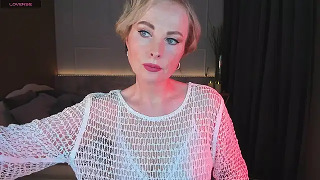 Snapshot of Sandra_Kind chatting on 03-07-25, 05:18 Sandra Kind online show from 03-07-25, 05:18