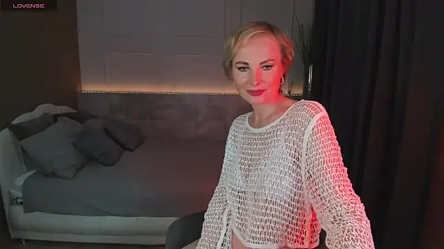 Snapshot of Sandra_Kind chatting on 03-07-25, 11:29 Sandra Kind online show from 03-07-25, 11:29